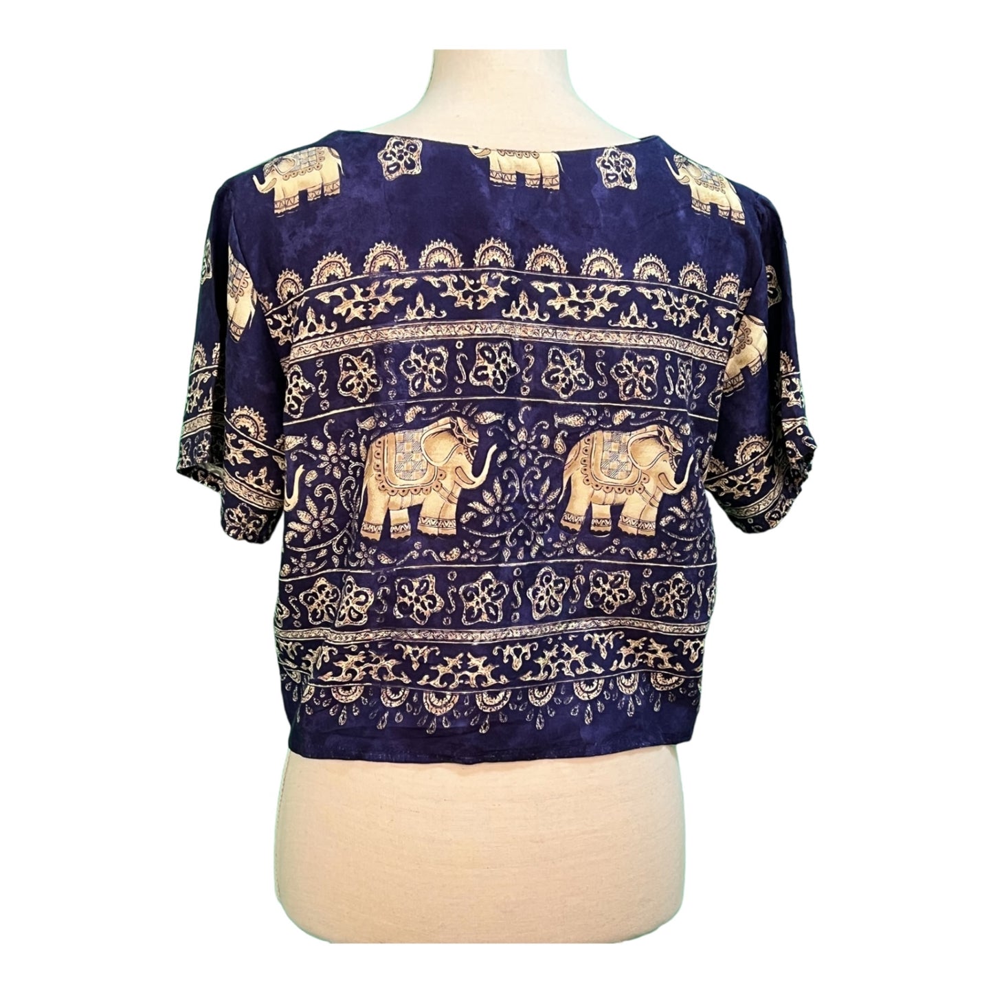 Vintage Shirt In 36 38 40 tragbar Blau mit beigen Muster