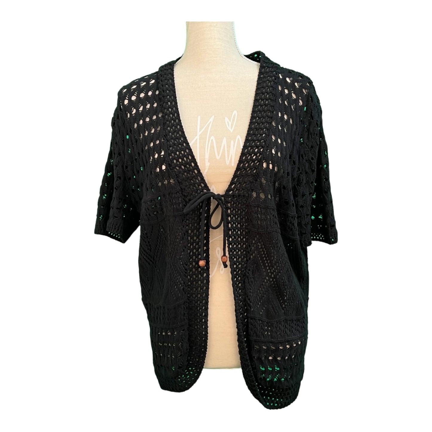 Vintage Impulse London Strickjacke XL , passt ca bis Gr. 48 Schwarz mit Lockstrickmuster, vorne Band zum binden mit Holzperlen