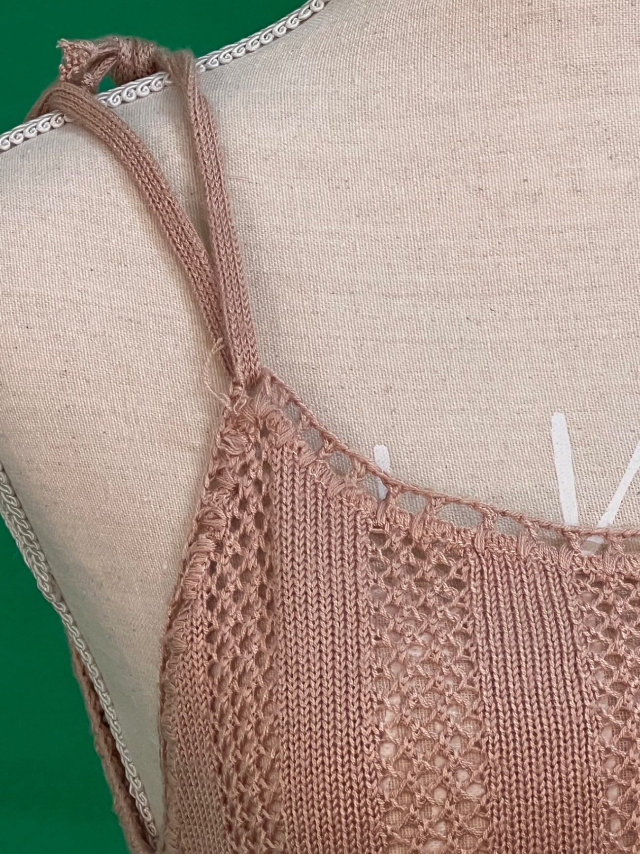 Vintage Trägertop 36 Beige Lochstrick mit verstellbaren Trägern