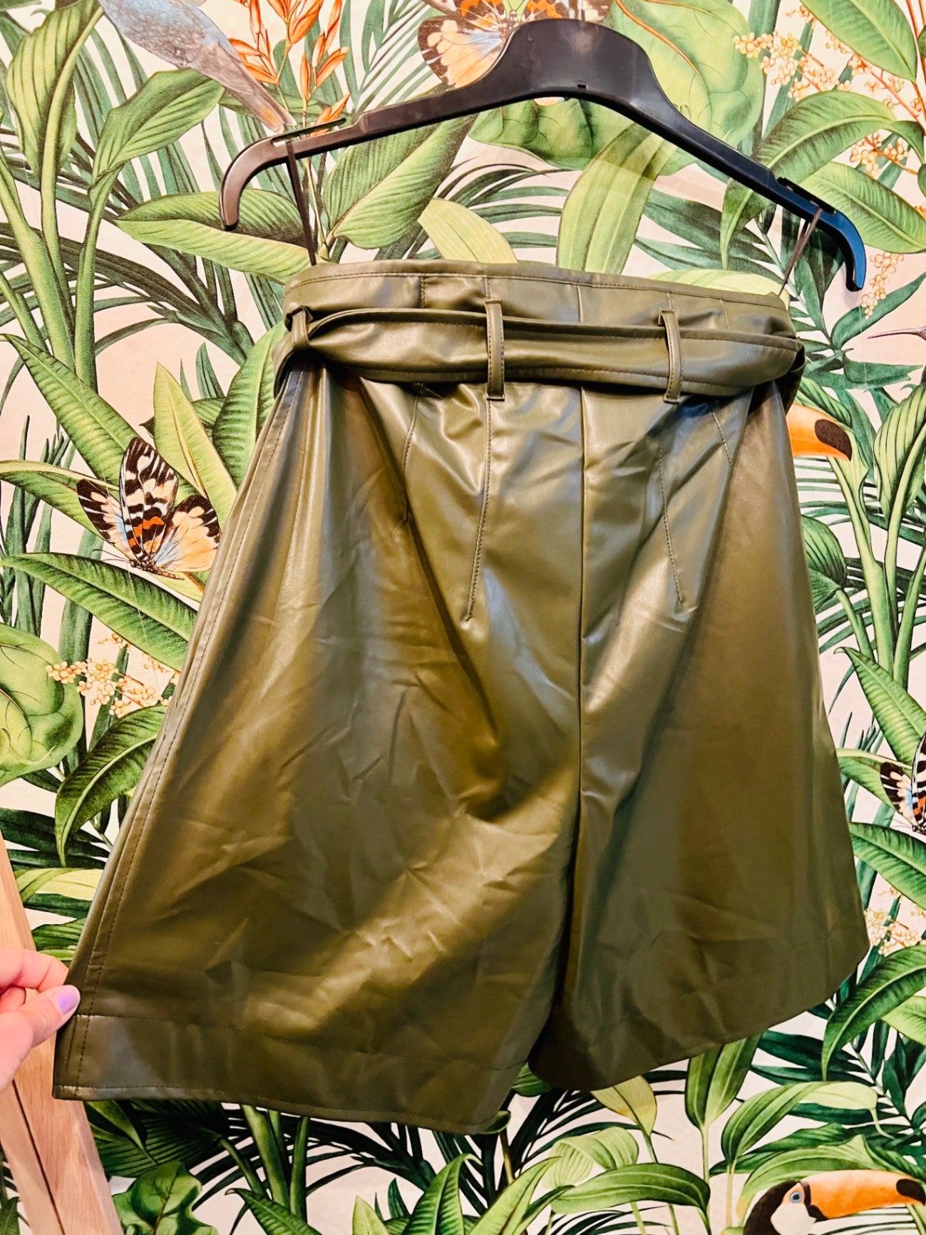 Marc Cain Shorts 36 N1 Oliv Lederimitat Neu mit Etikett