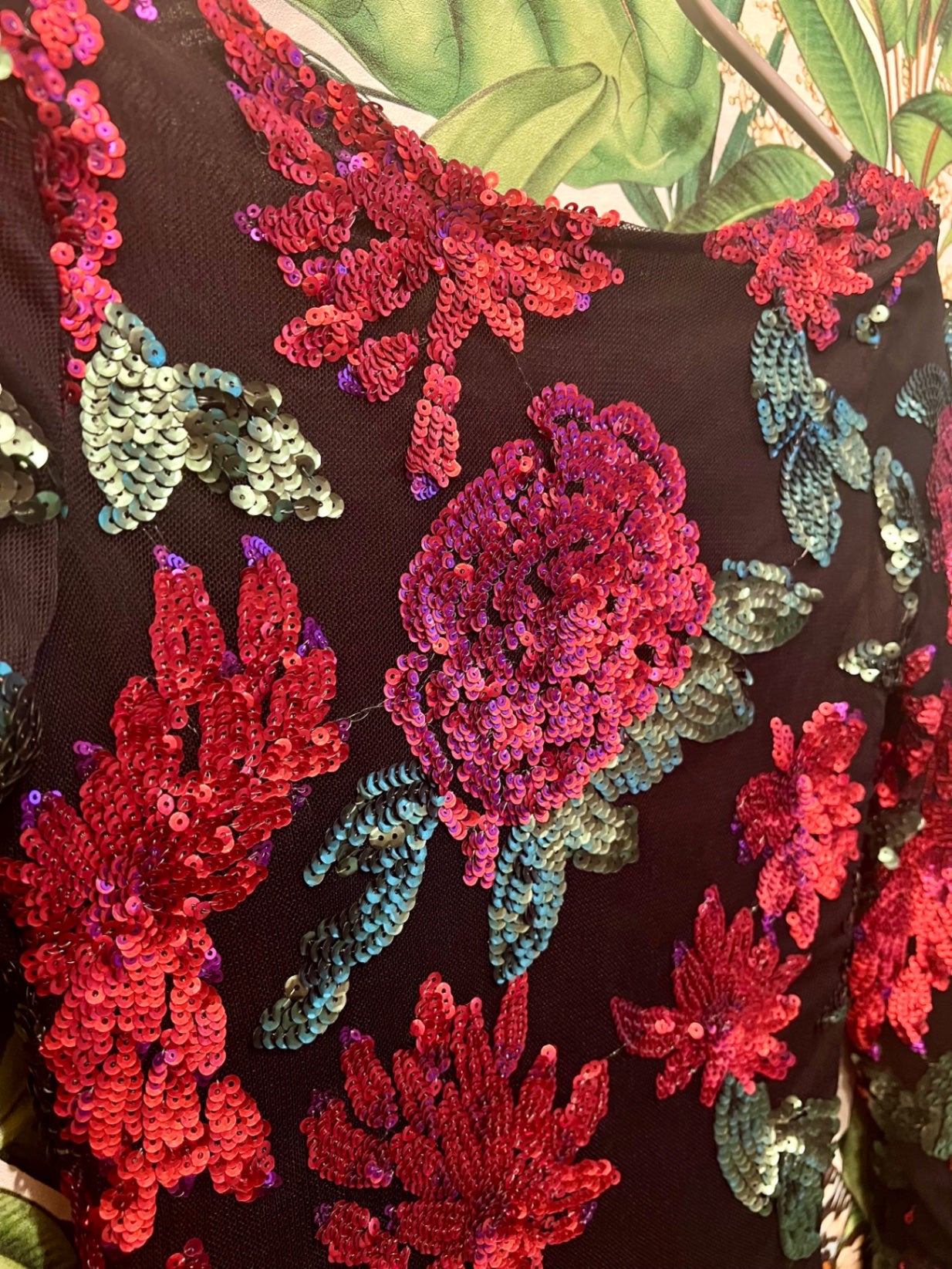 Vintage Kleid XS 34 Schwarz, Rot, Grün Pailletten