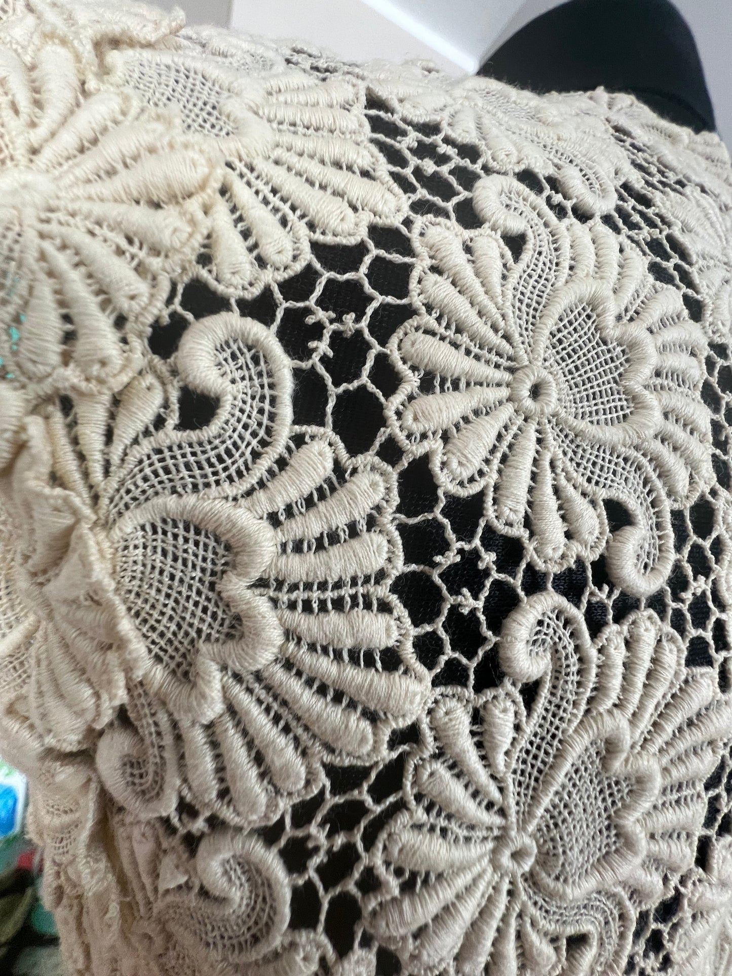 Vintage Spitzen-Top 38 M Ivory 80s Handmade Unikat mit Schulterpolstern Bluse