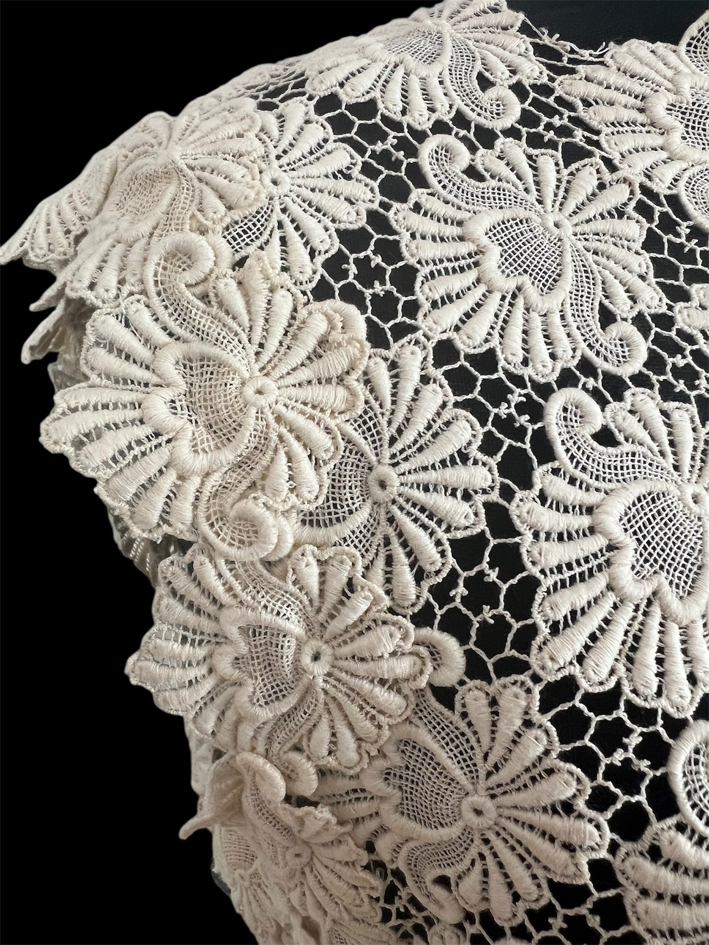 Vintage Spitzen-Top 38 M Ivory 80s Handmade Unikat mit Schulterpolstern Bluse