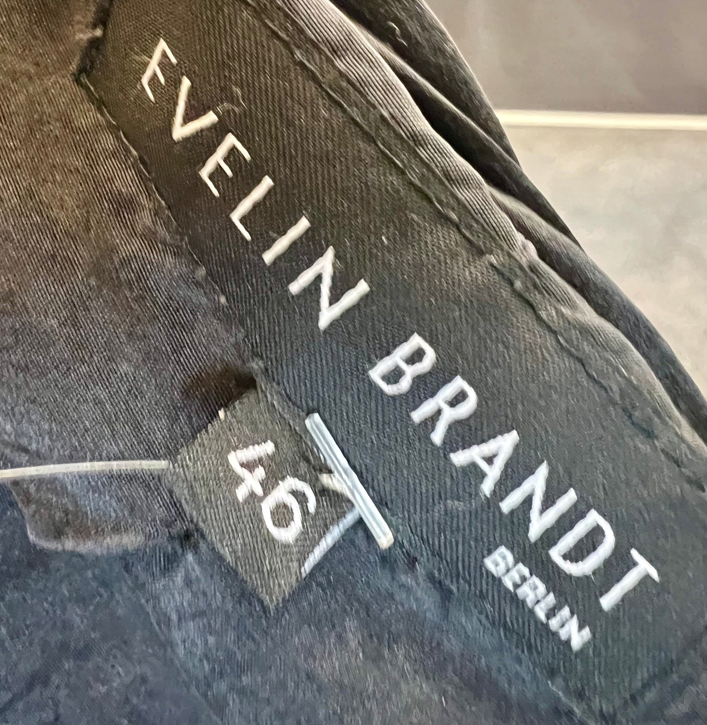 Bolero mit Blumen-Applikationen von Evelin Brandt Berlin | Schwarz • Elegant | Gr. 42