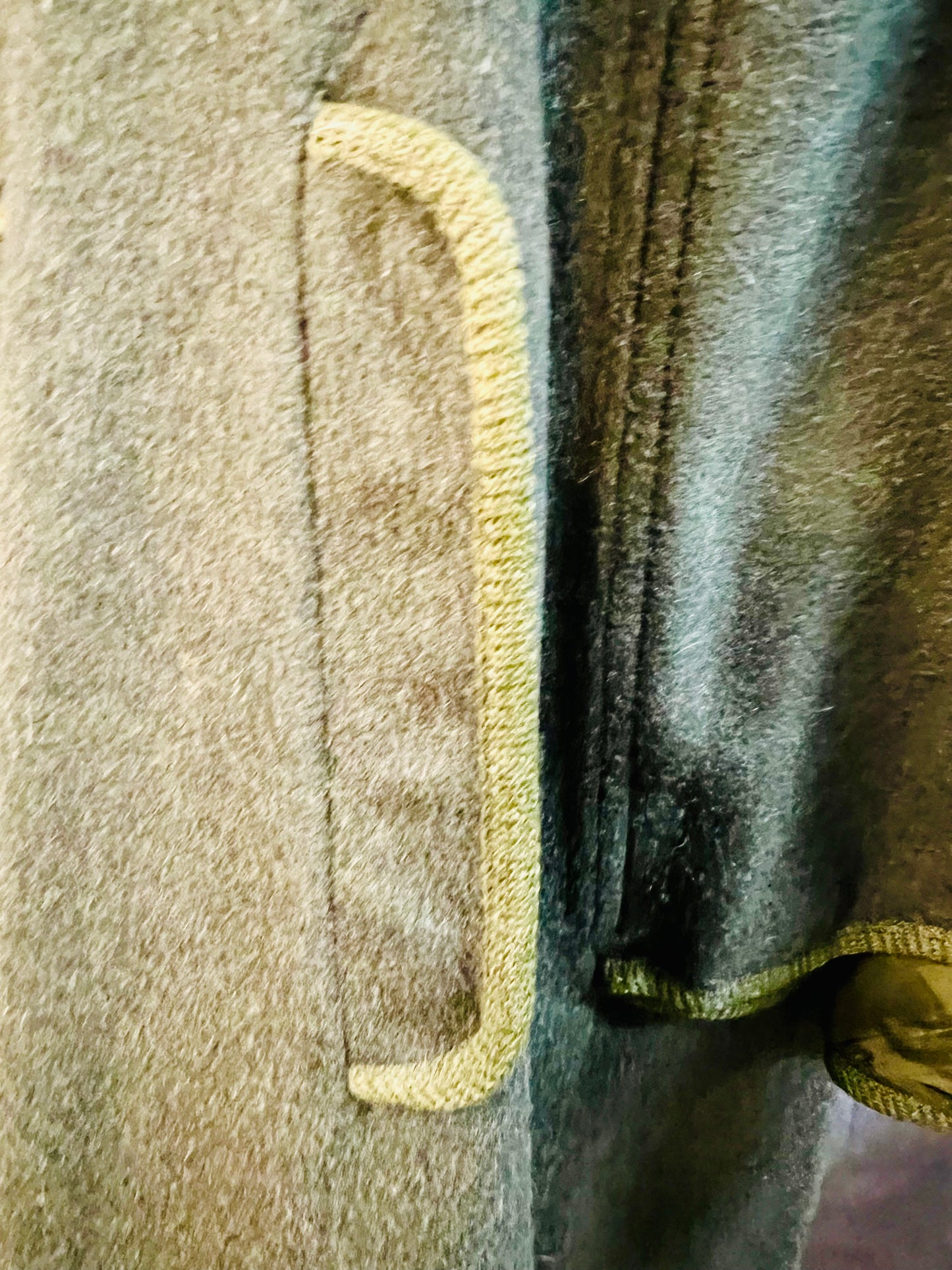 Vintage 70s Wollmantel • Grün • Oversize L/M • Cape-Look Wolle