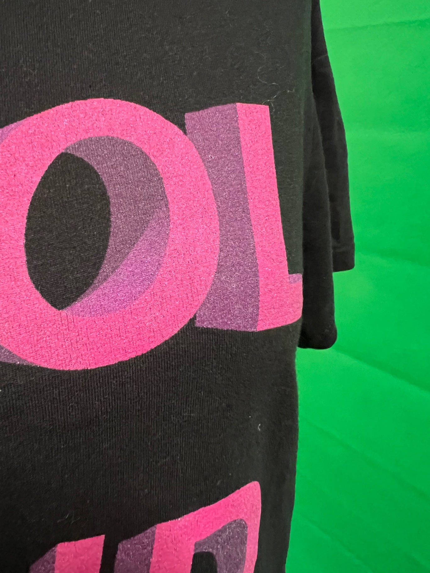 Vintage Gildan Softstyle T-Shirt 36 / S Schwarz mit pinken Schriftzug