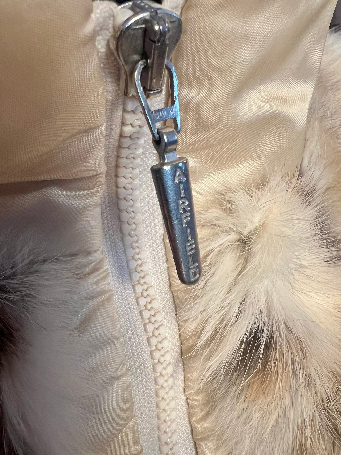 Vintage Airfield Fellweste Gr. 42 | Echtfell Weste Beige Braun Weiß | 90s Designer Weste mit Stehkragen | Boho