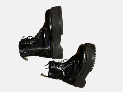 Sara's Choice: Dr. Martens Jadon Max Vegan Platform Boots Stiefel | Gr. 41|  Dark Alternative
