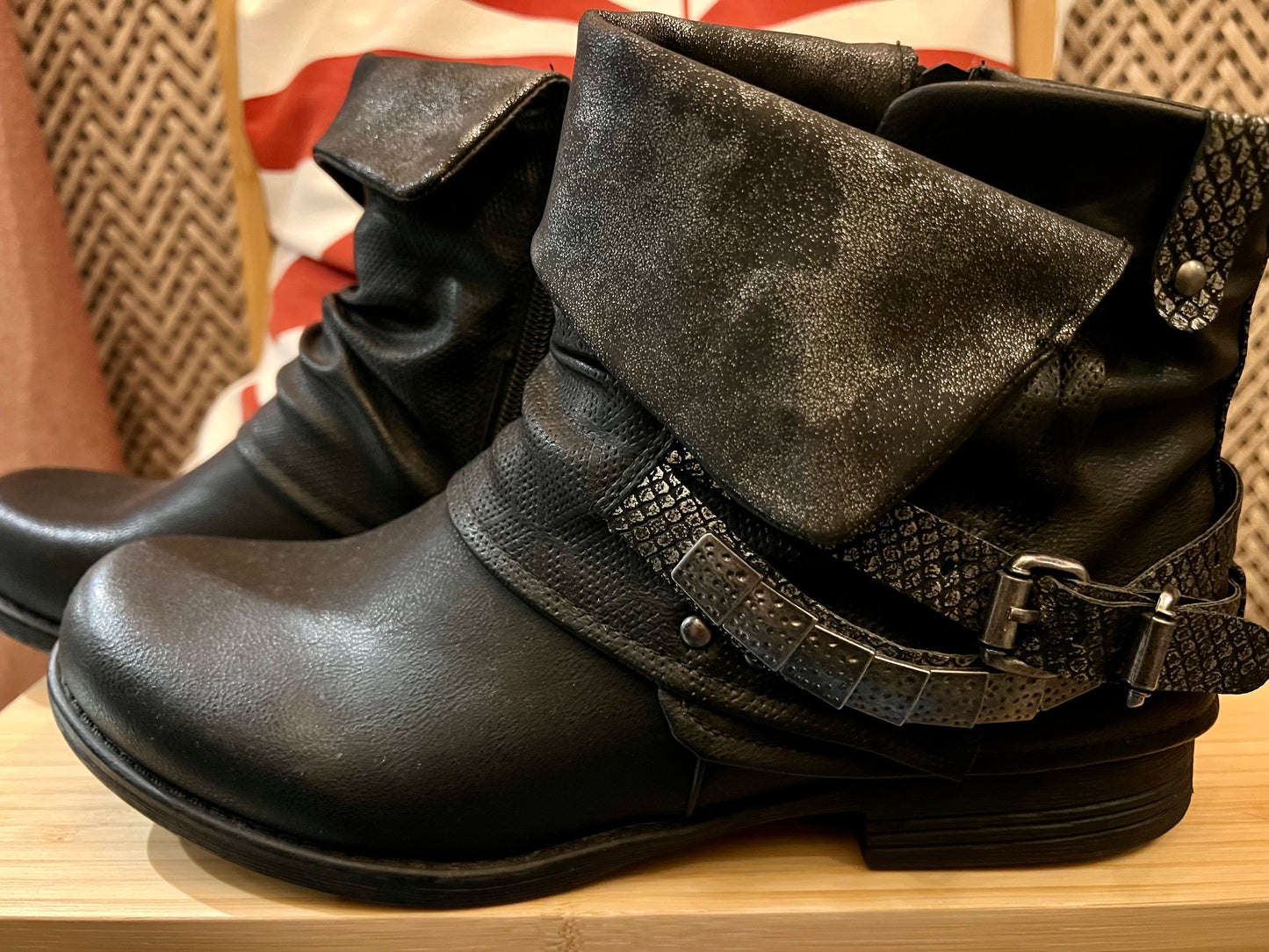 Bike Boots Schwarz • Veganes Leder • Gr. 42 • Top Zustand wie neu