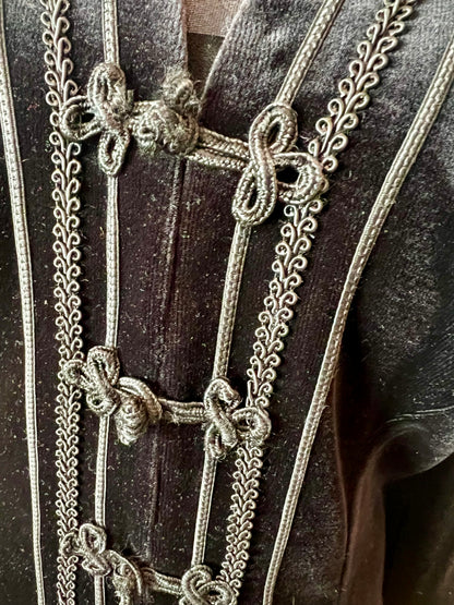 Vintage Vera Mont Samt Jacke 38 40 M Schwarz Gothic Style Tailliert Spitzer Schnitt Bordüre 80s 90s Blazer