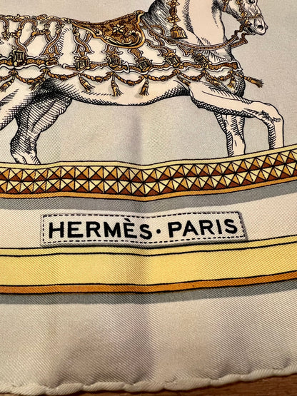 Hermès Vintage Seidentuch Grand Apparat – 100 % Seide, Pferde-Print, 85×85 cm, Designer 80s 90s