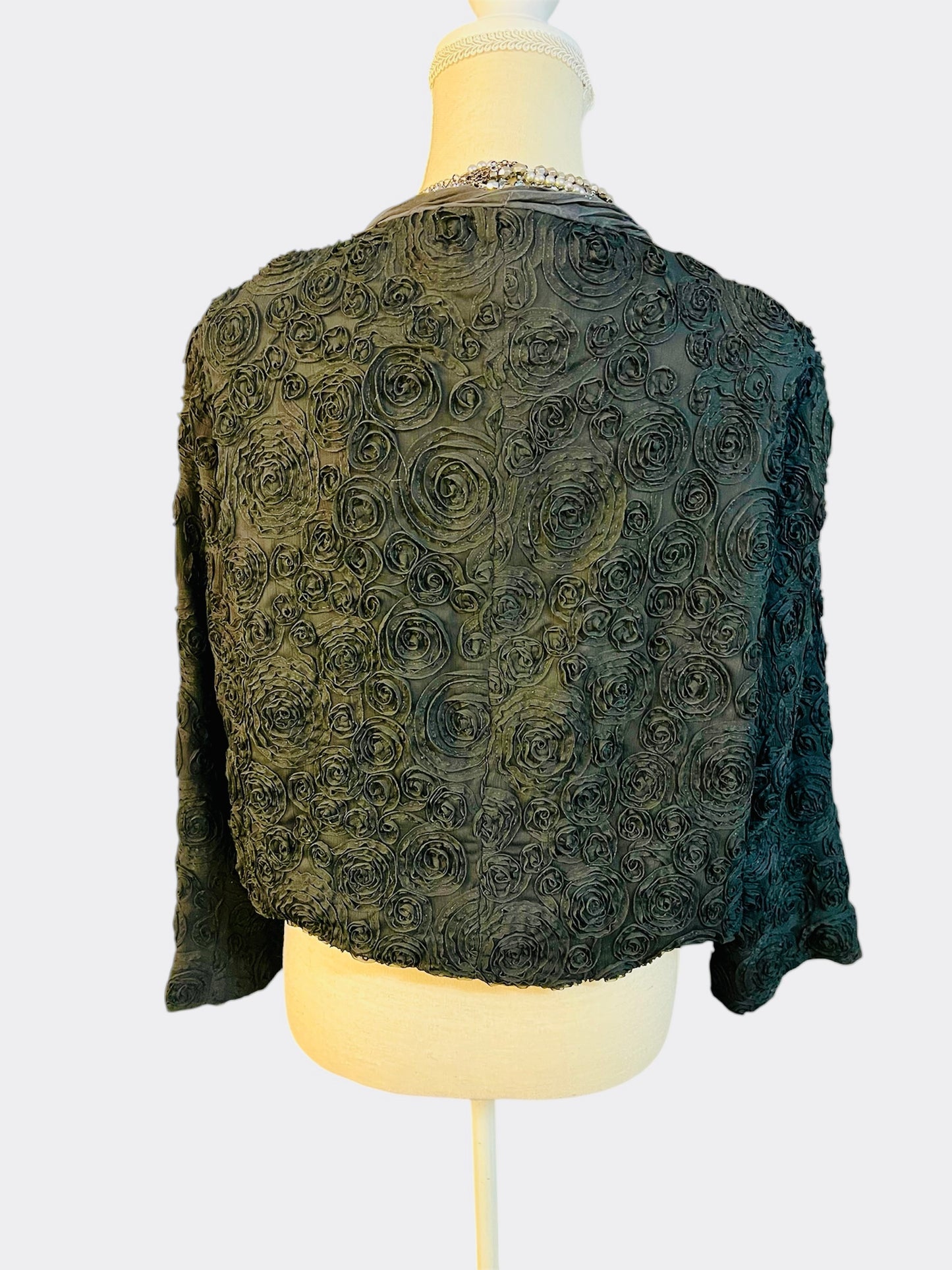 Bolero mit Blumen-Applikationen von Evelin Brandt Berlin | Schwarz • Elegant | Gr. 42