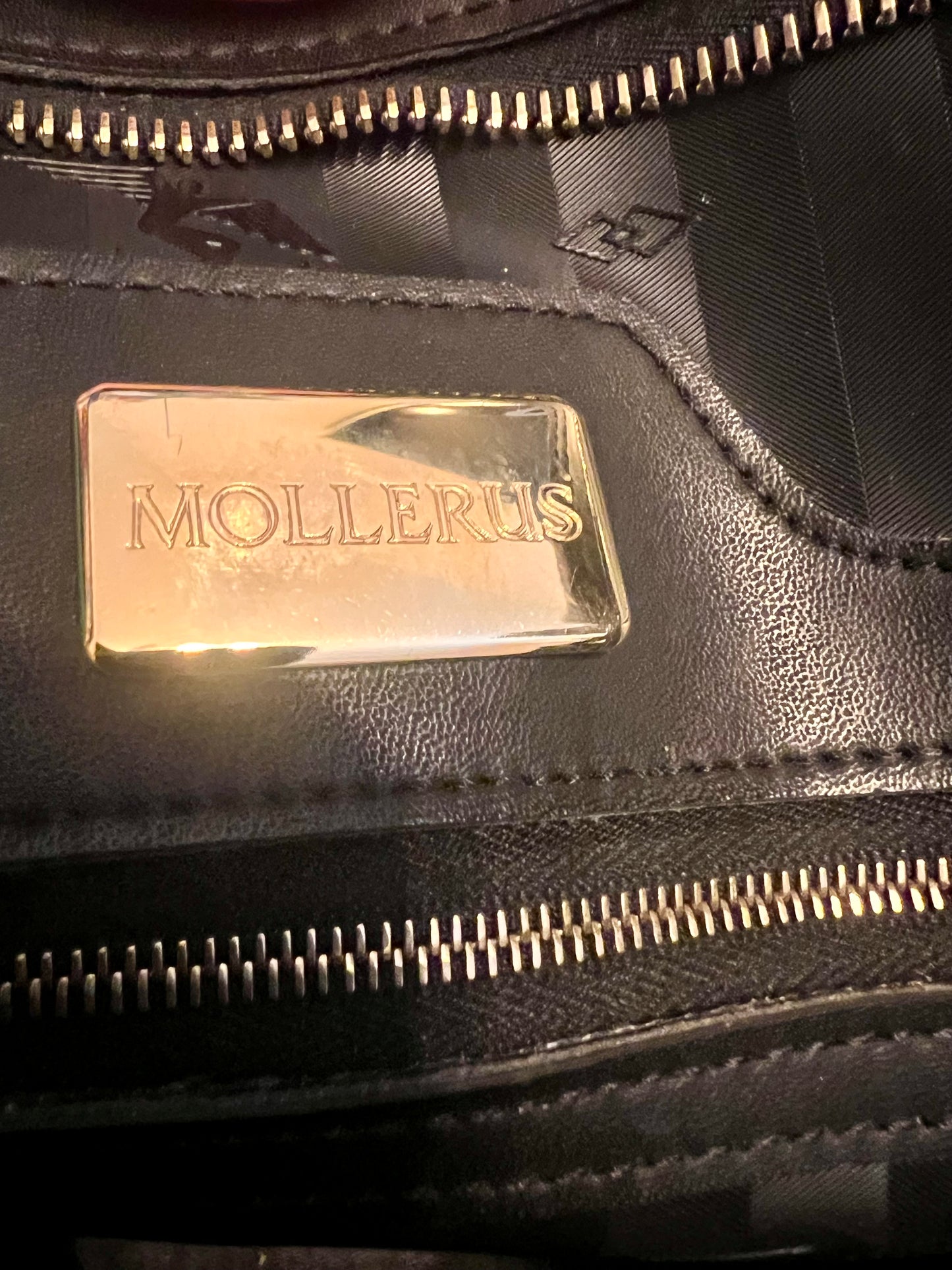 Vintage Mollerus Tasche Modell 624390 • Schwarz/Gold • Logo Emblem • Große Schultertasche