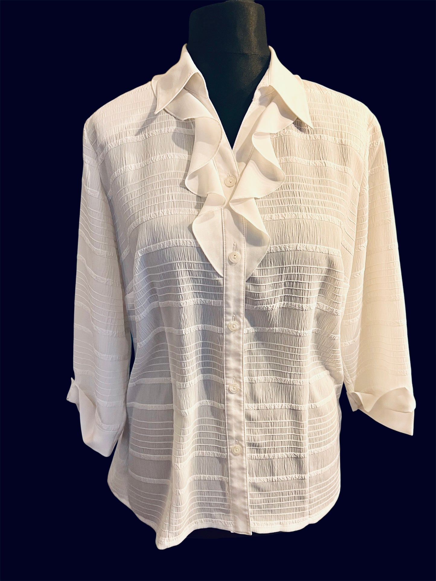 Vintage Bluse Sommermann – Gr. 40 M – Weiß mit Volants & Strukturstoff – Dark Fashion