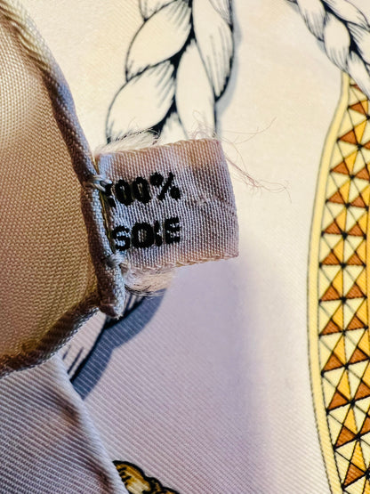 Hermès Vintage Seidentuch Grand Apparat – 100 % Seide, Pferde-Print, 85×85 cm, Designer 80s 90s