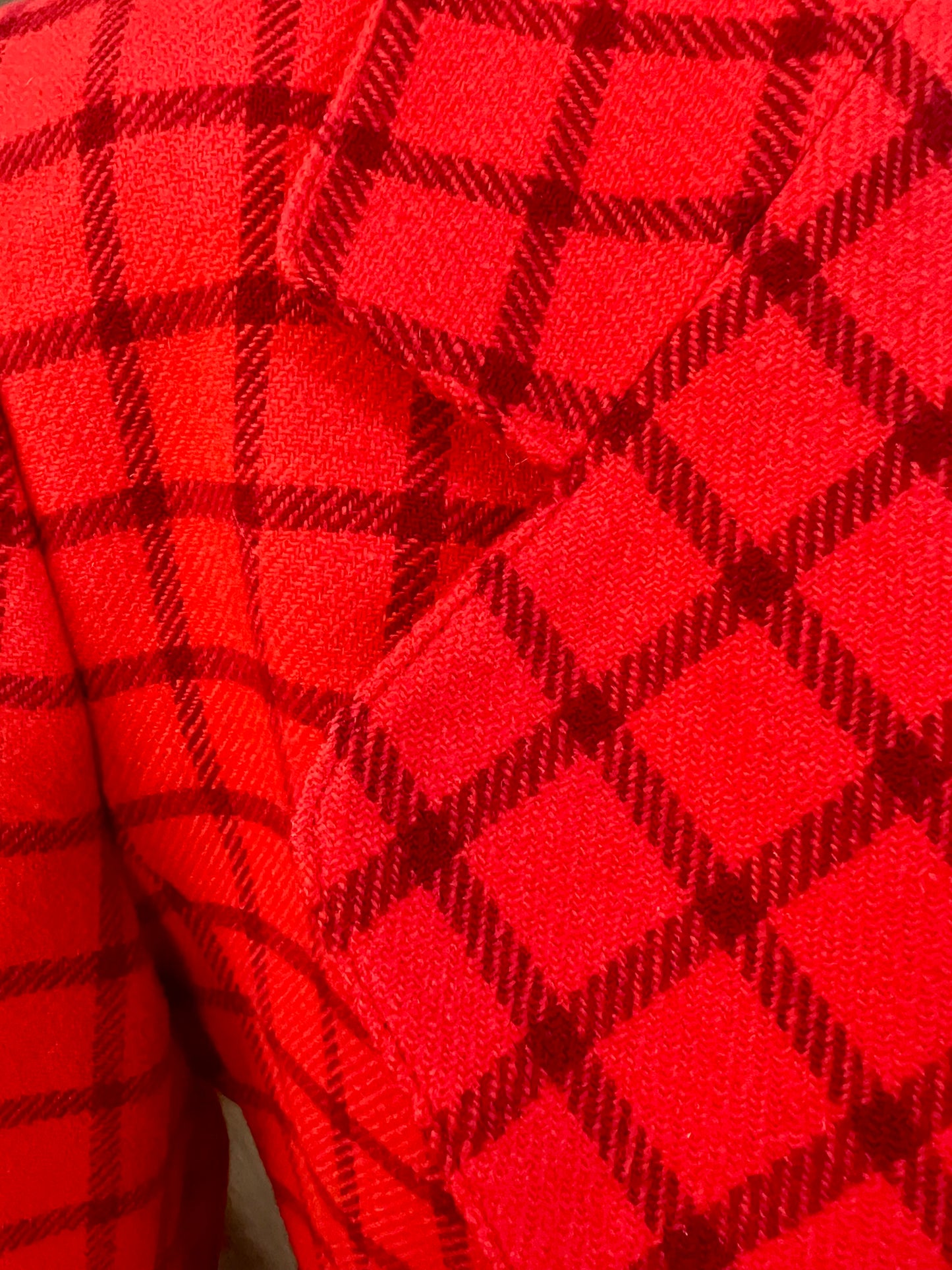 Vintage Guy Laroche Blazer – Rot kariert, Gold-Knöpfe, Gr. 38/40, Wool Statement Piece
