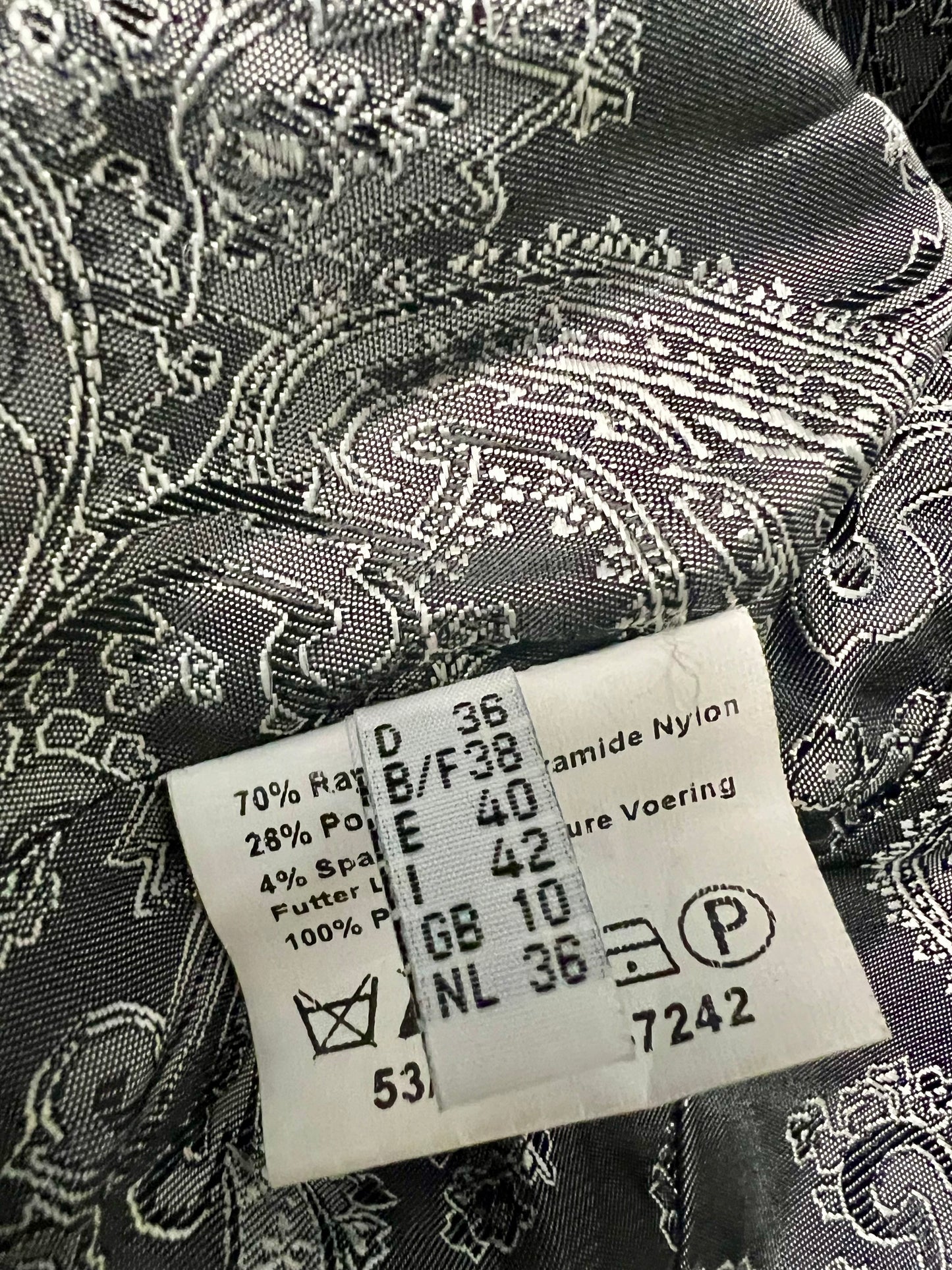 Edgy Bikerjacke / Blazer Gr. 36 - 38 | Schwarz | Silber‑Nieten & Reißverschlüsse | Rockig