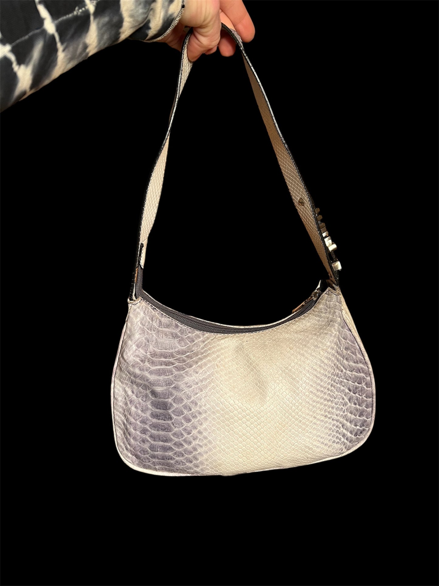 B. Cavalli Vintage Handtasche Weiß/Grau – Leder mit Schlangenstruktur, Metalllogo