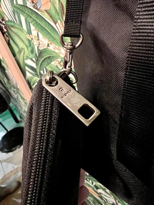 Aigner Shopper aus Nylon / Rucksackstoff Schwarz – Hochwertig + Mini - Tasche , wie neu