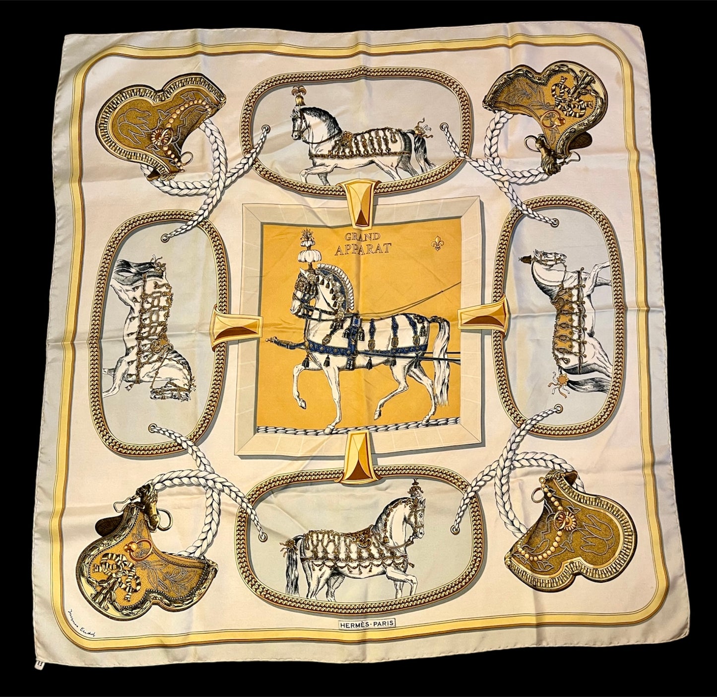 Hermès Vintage Seidentuch Grand Apparat – 100 % Seide, Pferde-Print, 85×85 cm, Designer 80s 90s