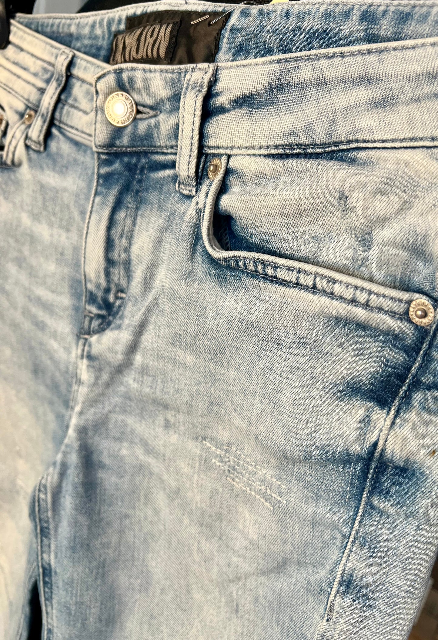 Drykorn Jeans W26 L32 Hellblau Slim Fit Tapered Used Look Y2K Denim Mid Waist Skinny
