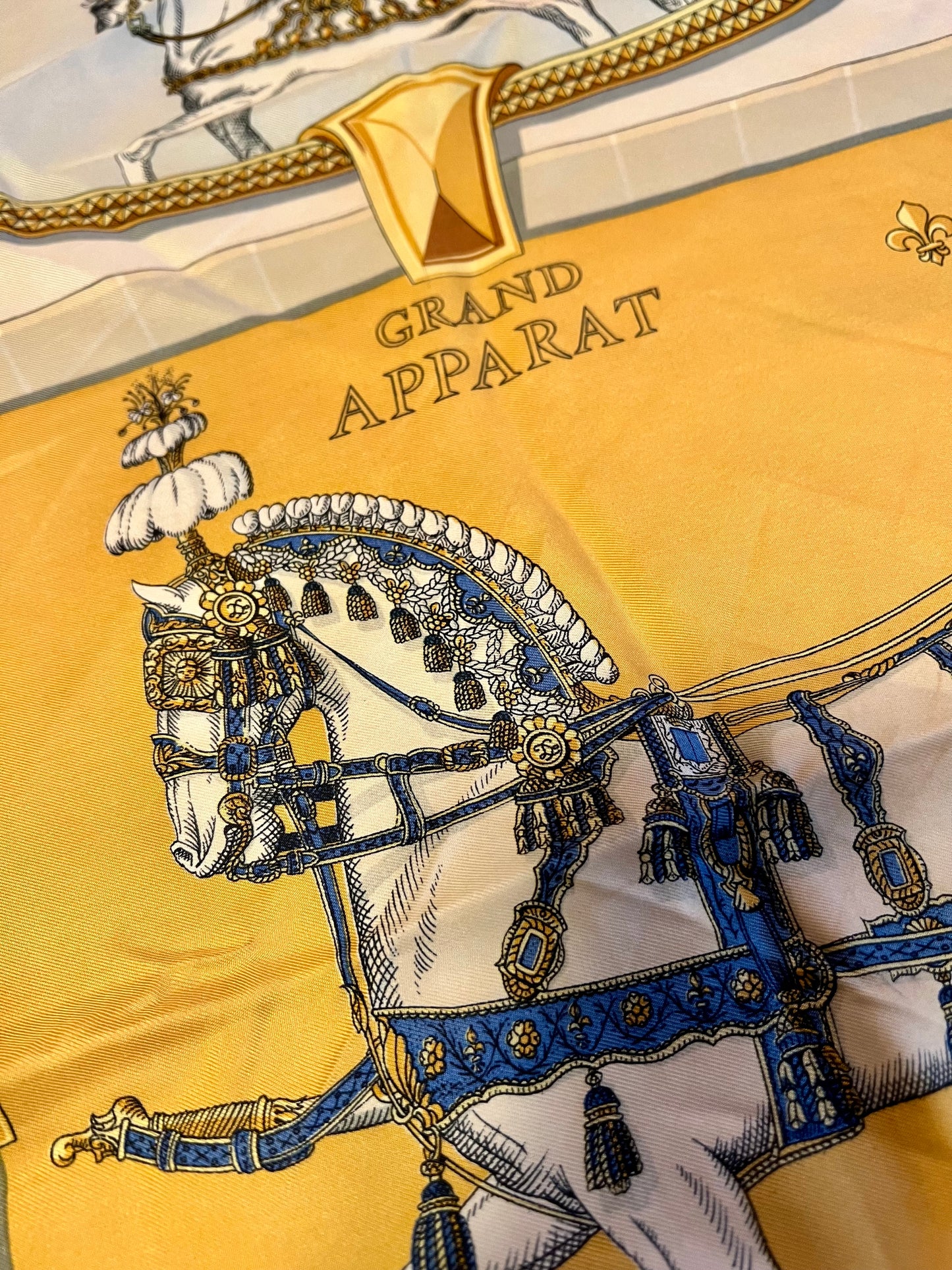 Hermès Vintage Seidentuch Grand Apparat – 100 % Seide, Pferde-Print, 85×85 cm, Designer 80s 90s