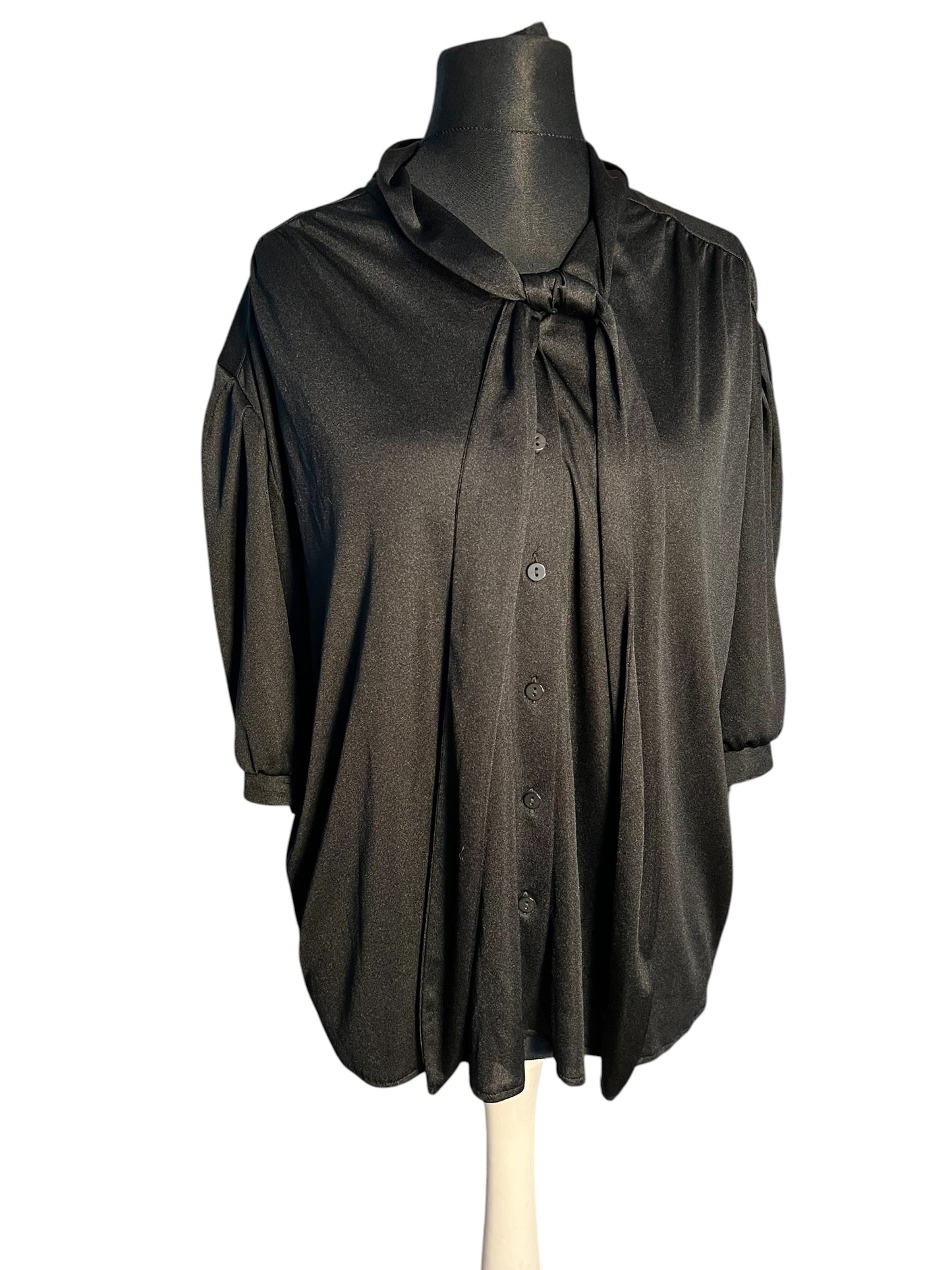 Sara's Choice: Vintage – Blusenshirt Schalkragen Schluppenshirt oversize schwarz| Gr. XXL 48 50 | Dark Alternative