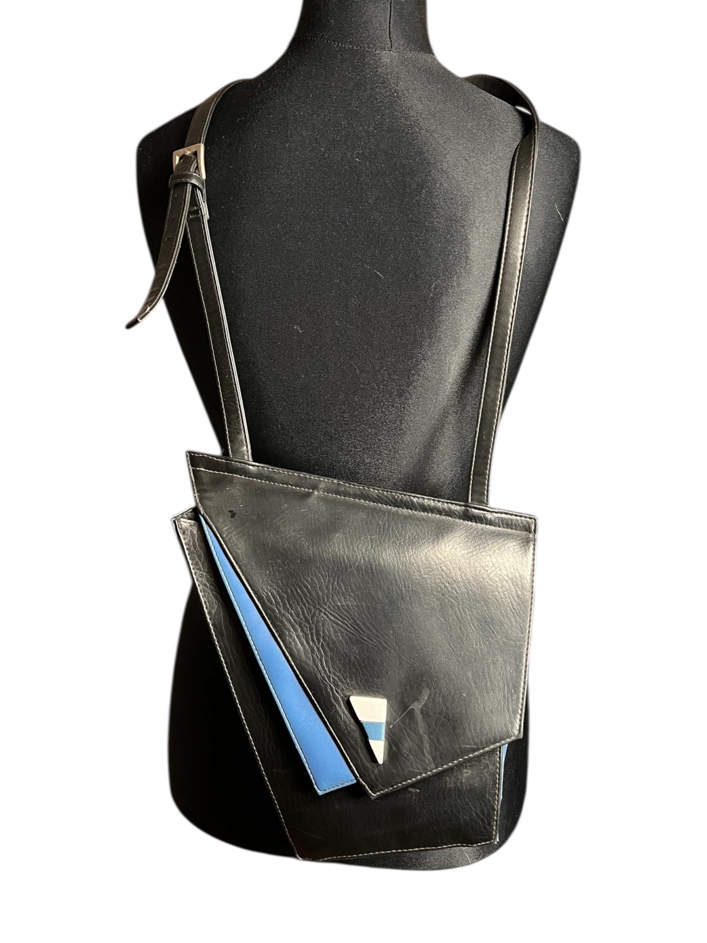 Vintage Leder Umhängetasche 80s – geometrisches Rautendesign – schwarz/blau – Statement Tasche