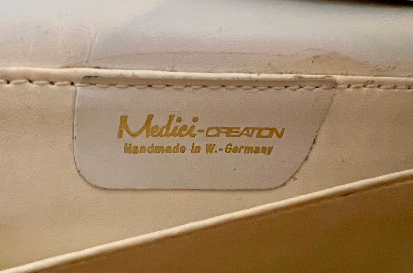 Medici Vintage Leder Tasche 80s Weiß Gold Wappenlogo West Germany Schultertasche Old Money Bag