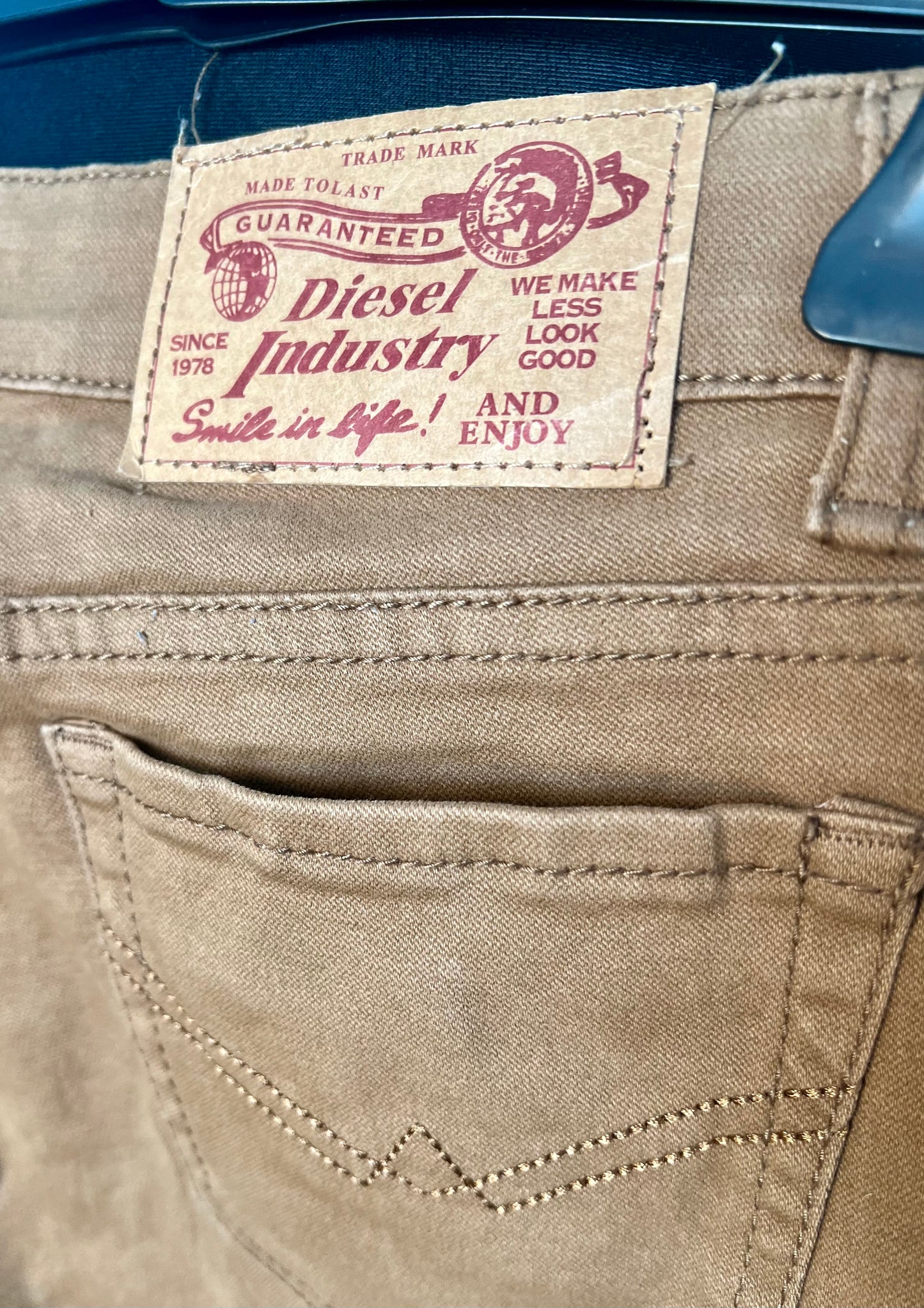 Diesel Jeans W28 Braun Made in Italy Slim Straight Y2K Vintage Rehbraun Denim Low Waist Gr S M 36 38