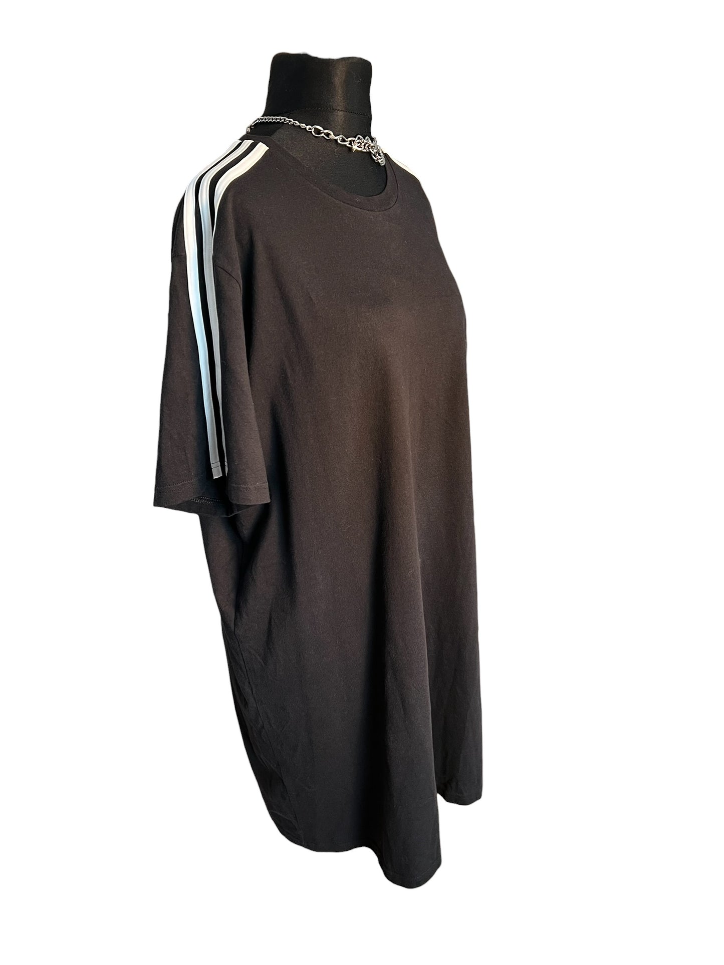 Sara's Choice: Adidas – Shirt Shirtkleid  oversize schwarz| Gr. 2xl 48 50 | Dark Alternative