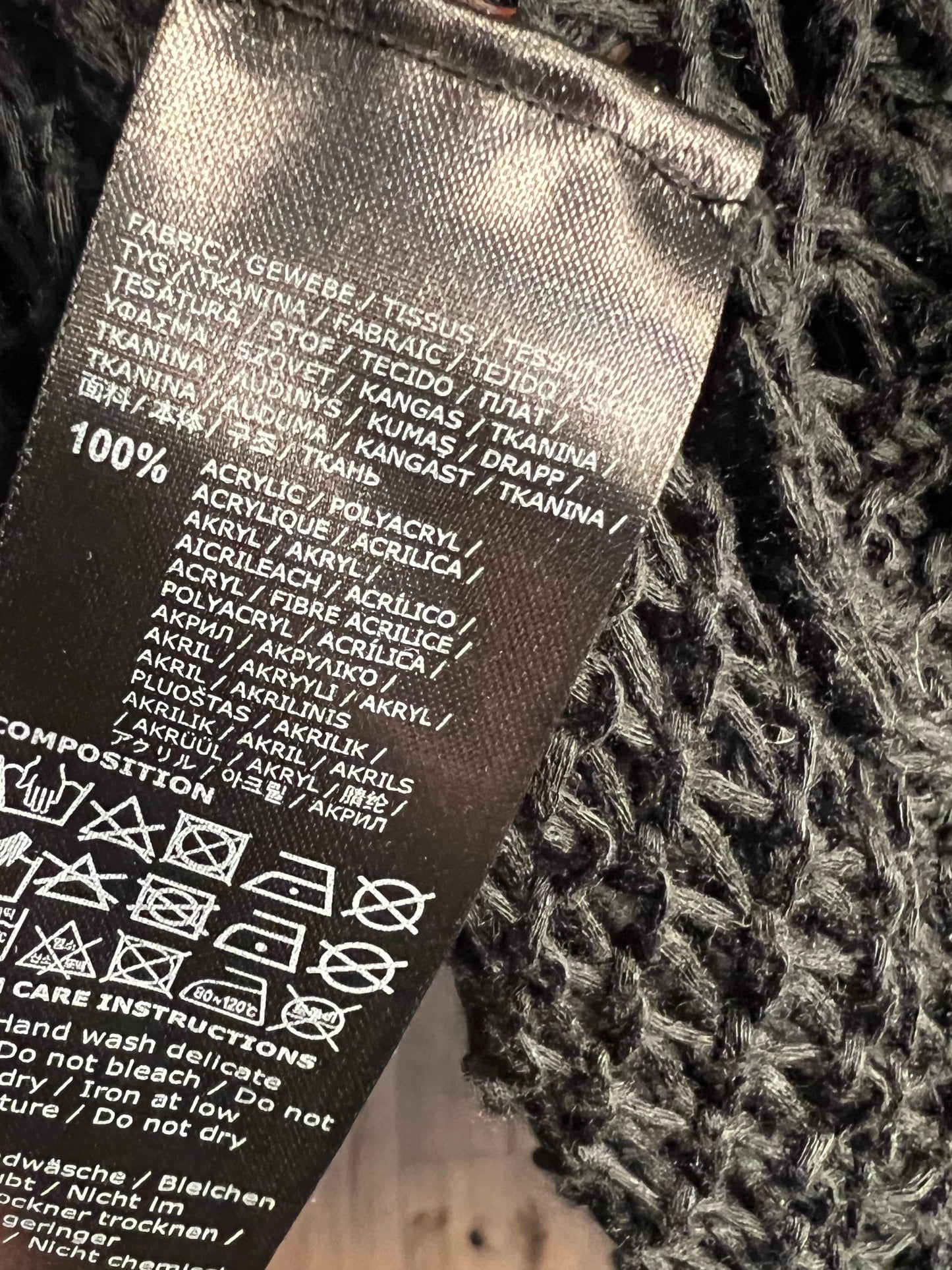 Sara's Choice: Killstar - Lochstrick Bolero Crop Pullover Fledermaus Rollkragen schwarz Gr XL 42 44 46 – Dark Alternative