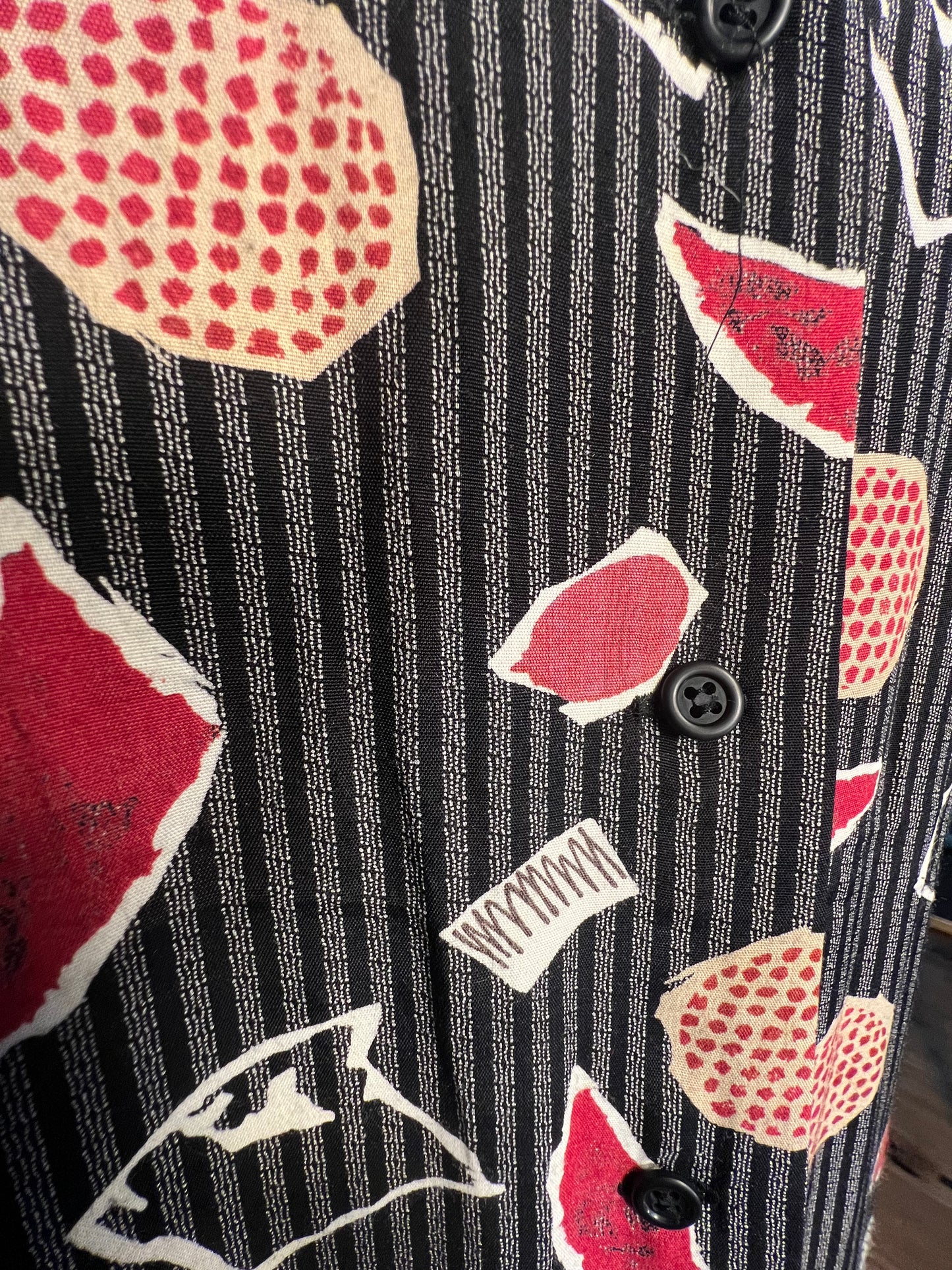 Vintage 80s/90s Oversize Bluse Rio Gr. 48 | Schwarz Grau Rot | Viskose | Statement Pattern