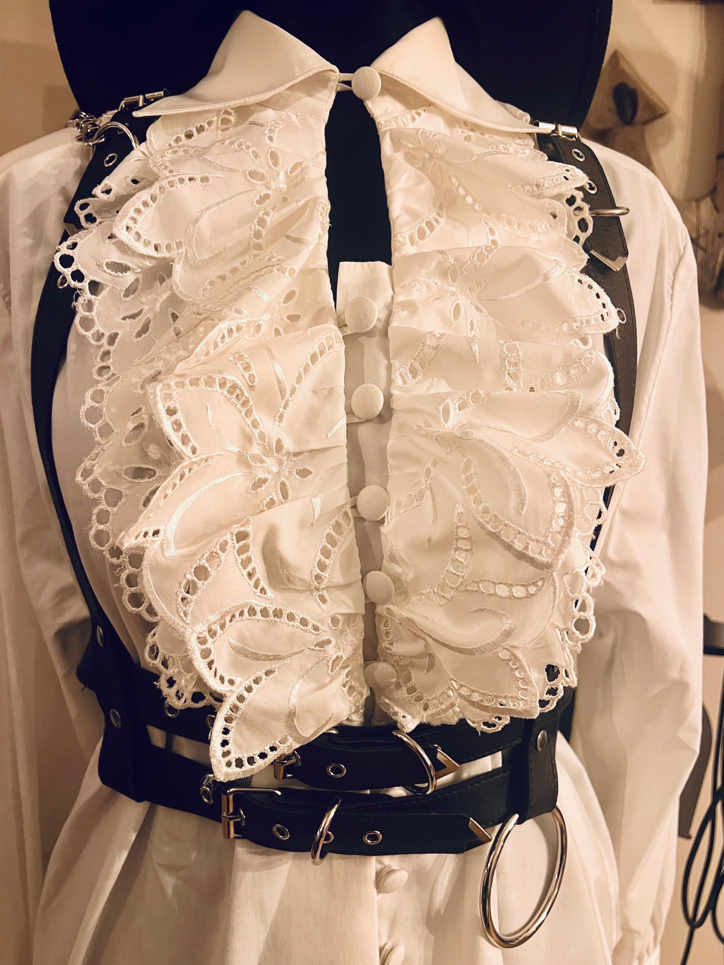 Vintage Bluse Weiß • Gr. 38- 42 • Spitze & Stoffknöpfe • 80er/90er • Gothic Dark