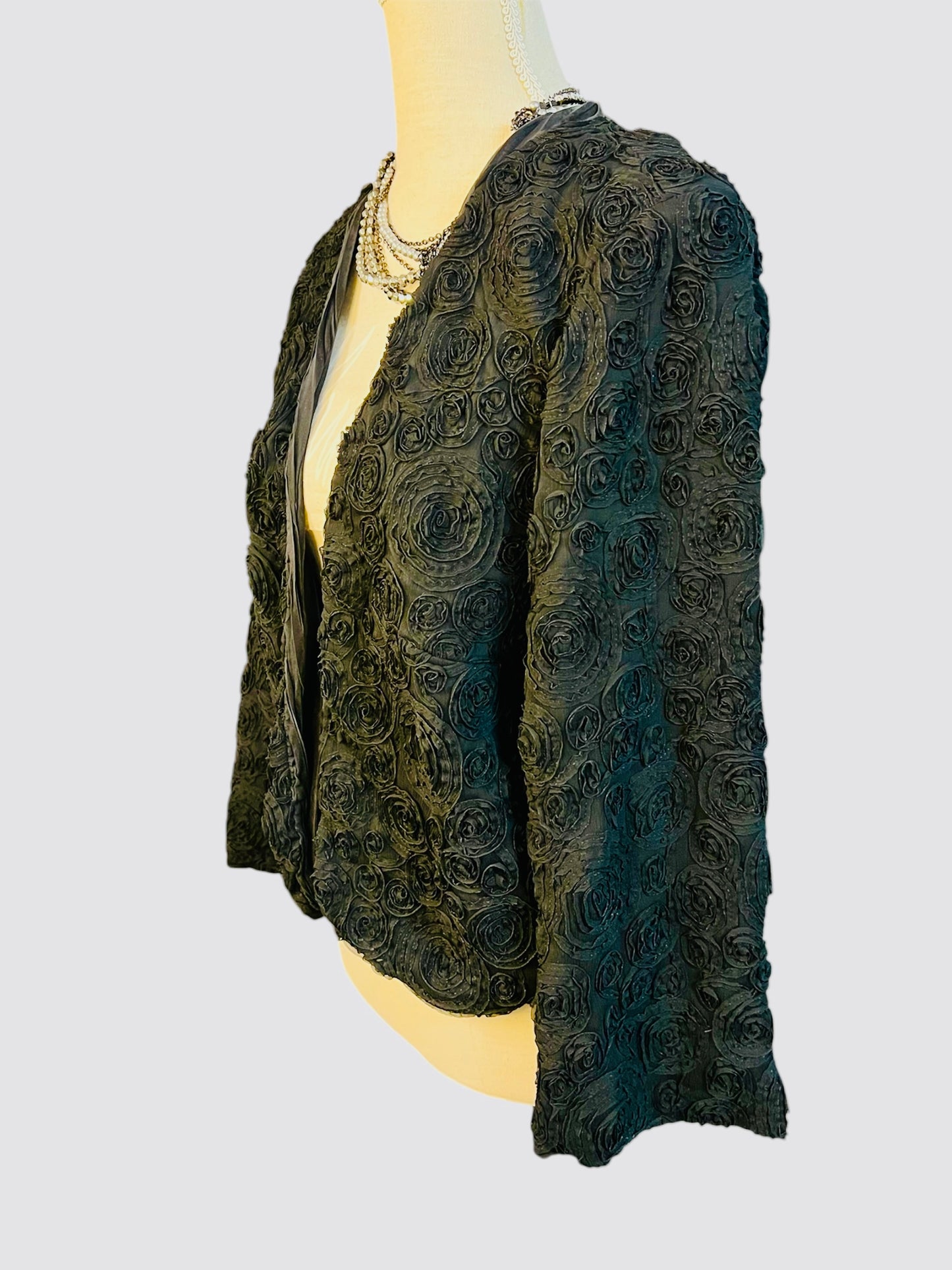 Bolero mit Blumen-Applikationen von Evelin Brandt Berlin | Schwarz • Elegant | Gr. 42