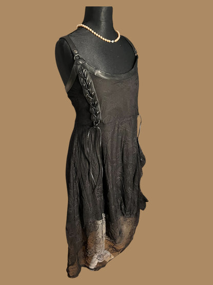 Sara's Choice: Killstar – Träger Kleid Kunstleder Spitze schwarz| Gr. XXL 46 48 | Dark Alternative