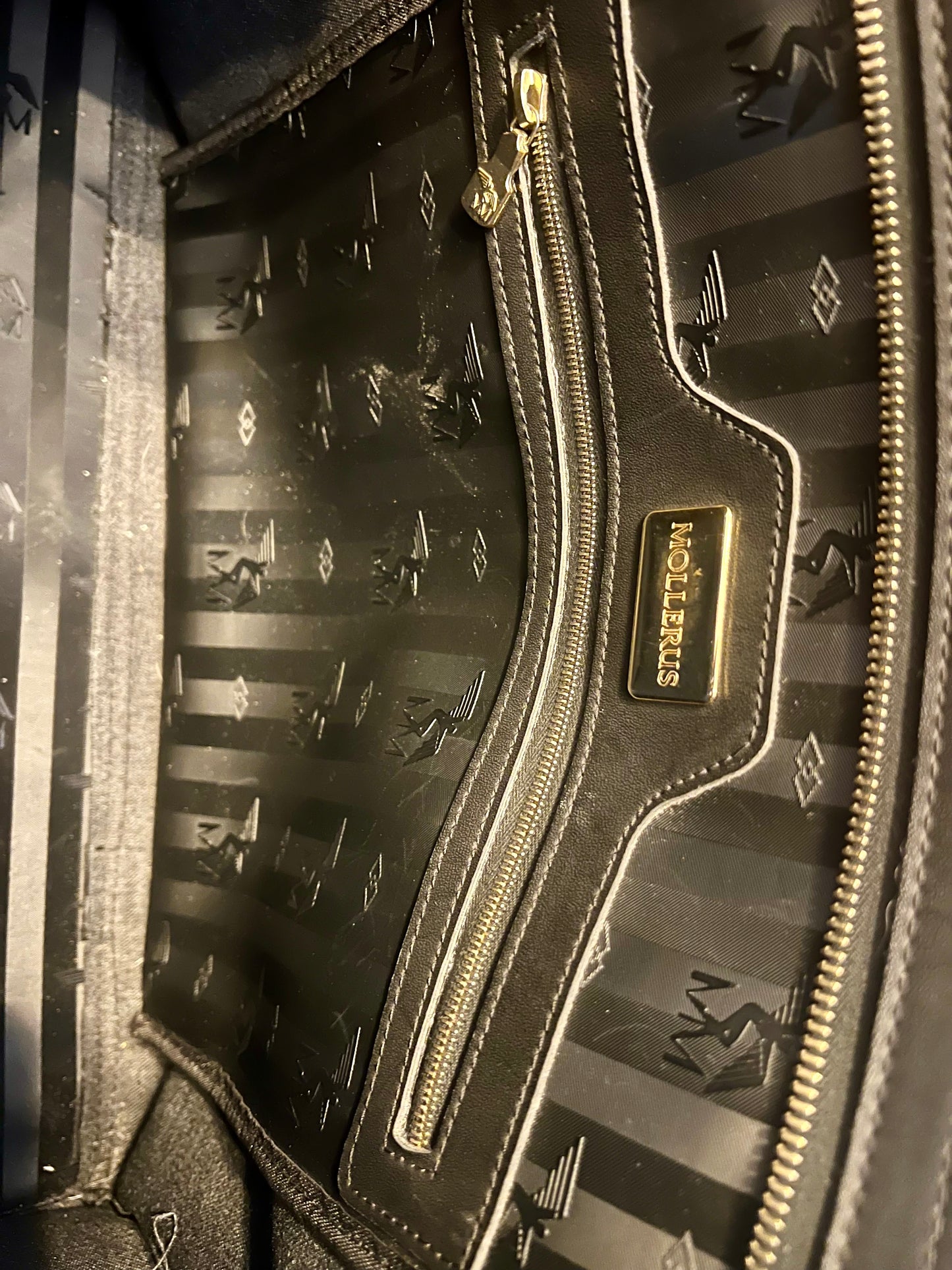 Vintage Mollerus Tasche Modell 624390 • Schwarz/Gold • Logo Emblem • Große Schultertasche