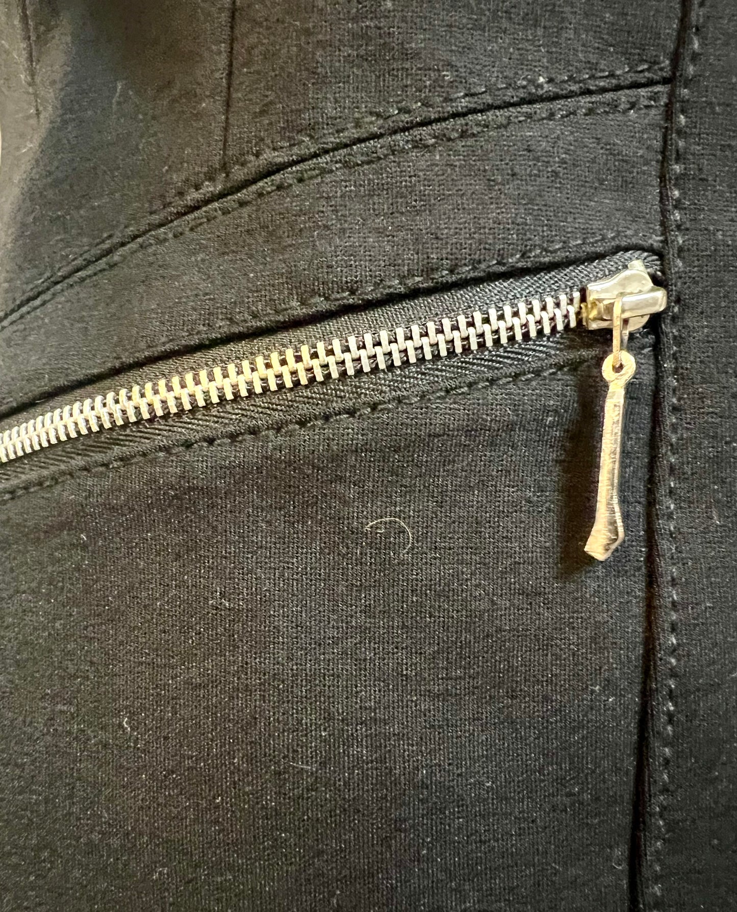 Edgy Bikerjacke / Blazer Gr. 36 - 38 | Schwarz | Silber‑Nieten & Reißverschlüsse | Rockig