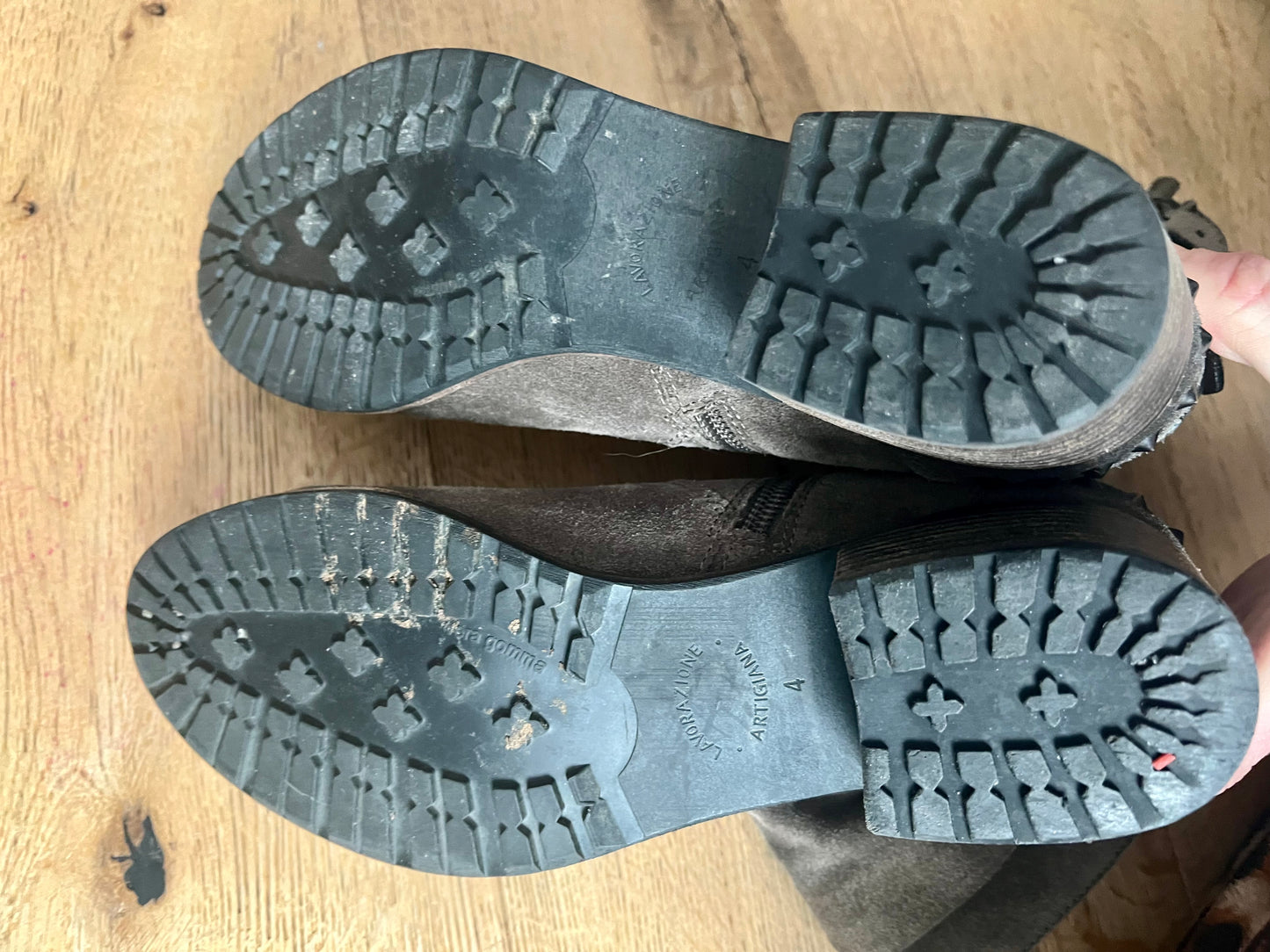 Kennel & Schmenger Boots Wildleder grau braun Nieten Schnallen Gr. 38 (UK 4) Stiefel Biker