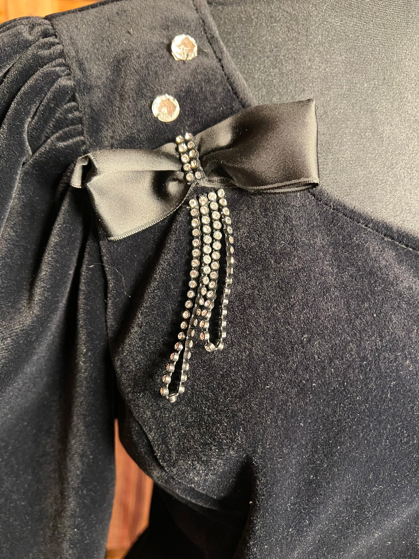 Vintage Samt Blazer 80s Power Shoulder schwarz – Statement Puffärmel – Dorette – Gr. 38–42