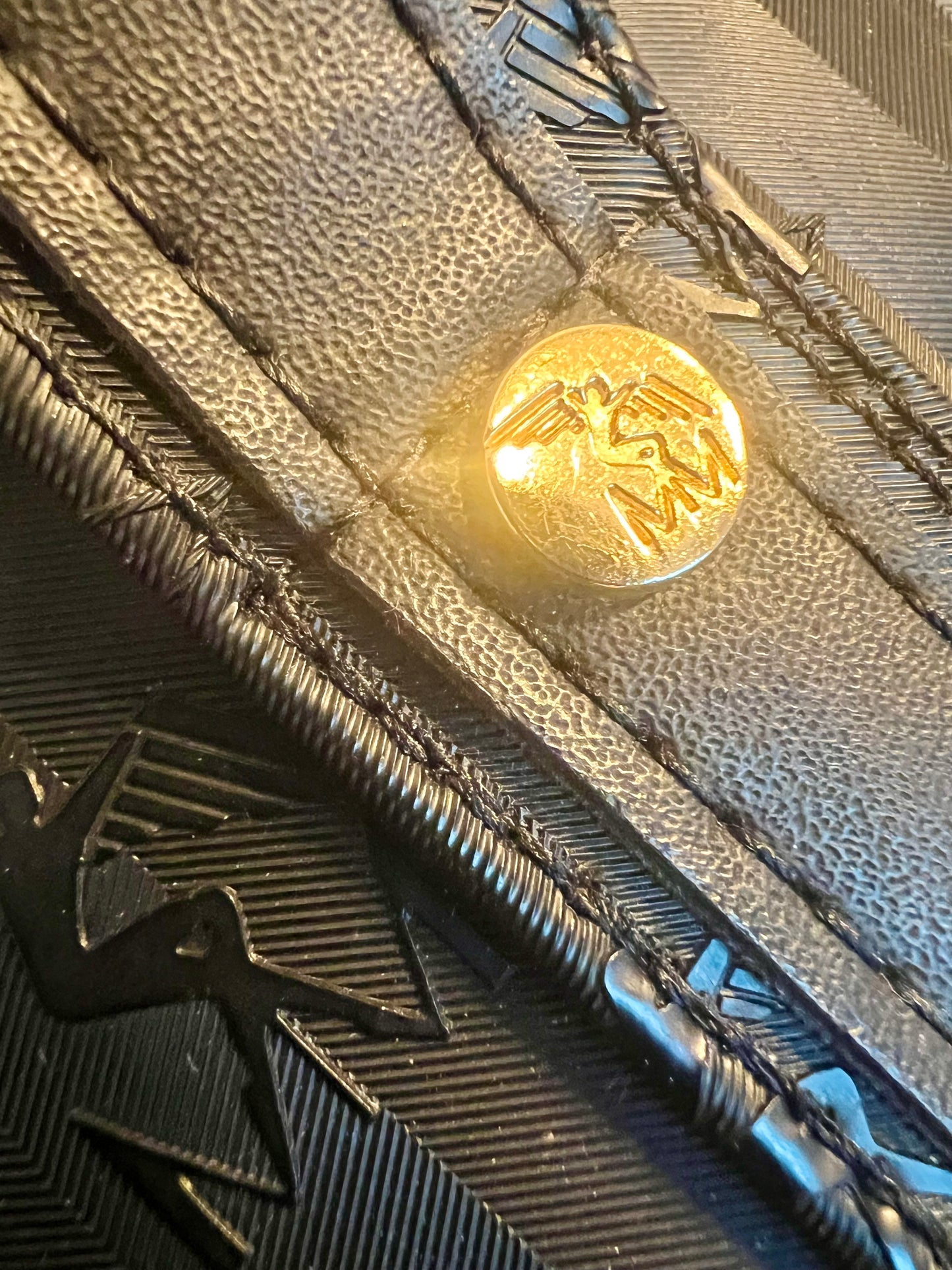 Vintage Mollerus Tasche Modell 624390 • Schwarz/Gold • Logo Emblem • Große Schultertasche