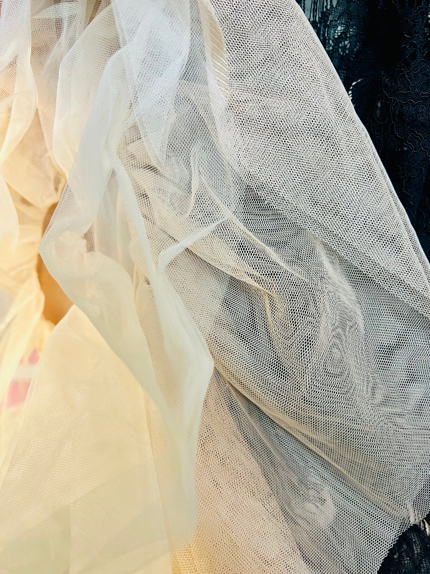 Betsy & Adam festliches Kleid Gr. 42 (US 14) – Spitze & Tüll – A-Linie – Schwarz/Nude – Abendkleid Cocktailkleid