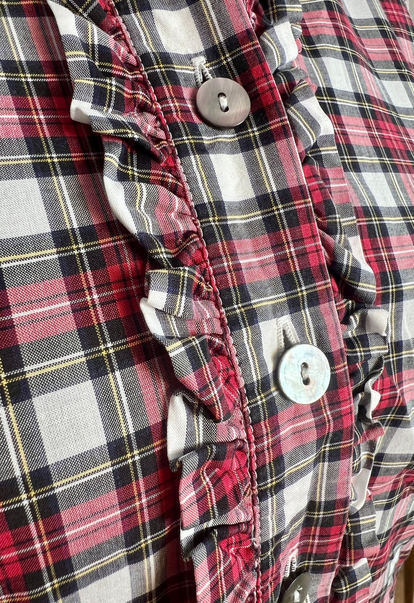 Vintage Bluse B.M. Company Gr. 38 – Dark Academic / Preppy Kariert Rot-Schwarz-Weiß Rüschen