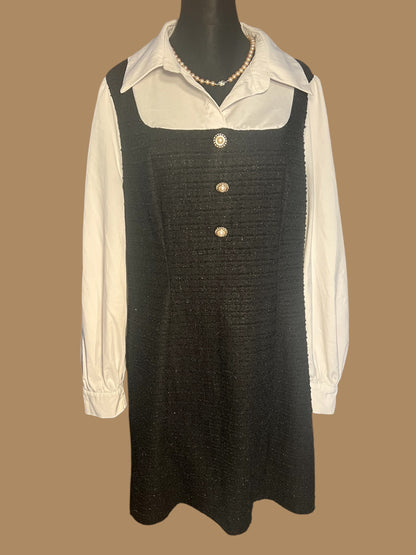 Sara's Choice: Bouclé Kleid mit Bluseneinsatz u. Knöpfe schwarz weiss | Gr. XXL 44 46 | Dark Alternative