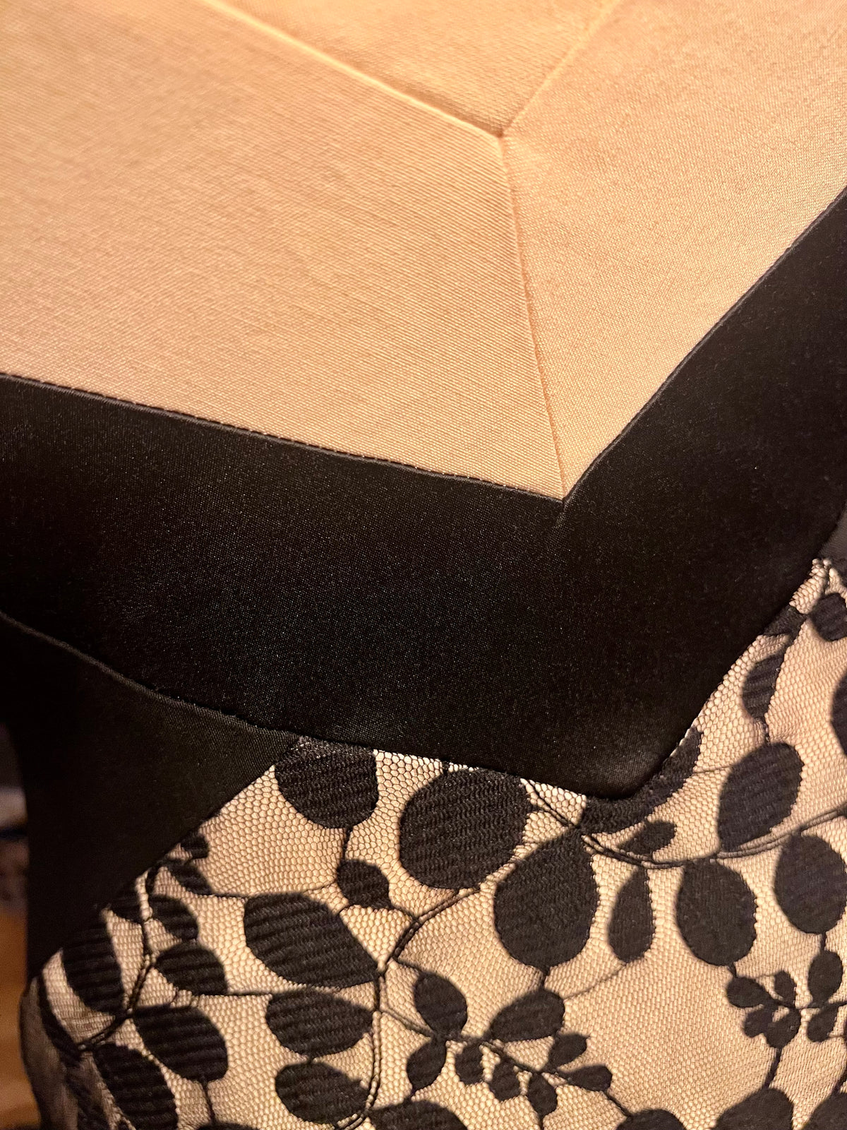 Hybrid Spitzenkleid Beige Schwarz Colourblocking Gr. 38 40 M Etuikleid Cocktailkleid Polen Gr 12
