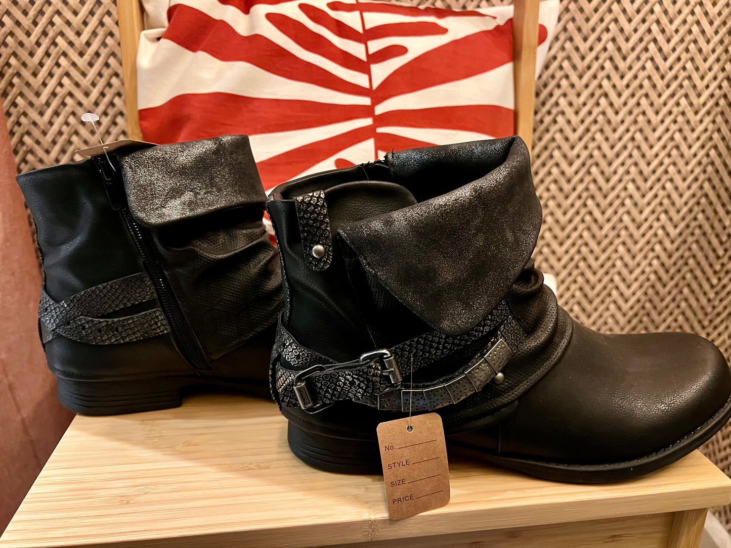 Bike Boots Schwarz • Veganes Leder • Gr. 42 • Top Zustand wie neu