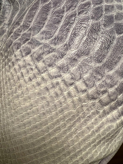 B. Cavalli Vintage Handtasche Weiß/Grau – Leder mit Schlangenstruktur, Metalllogo