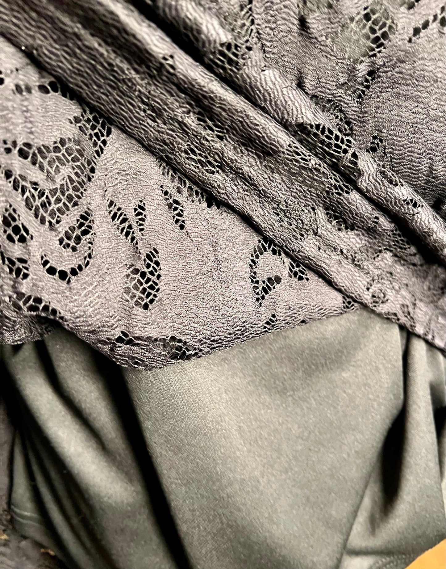 Schwarzes Spitzenshirt Gr. 42 , transparent | Stretch Shirt Damen | Y2K / Elegant / Party | Stehkragen